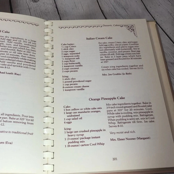 Vintage 1987 GINGERBREAD AND ALL THE TRIMMINGS cookbook - Picture 6 of 8